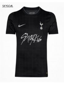 Tottenham Hotspur X Stray Kids Exterieur 2025/26